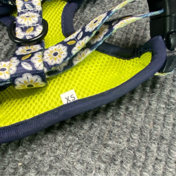 Barkpaws Blue and Yellow Retro Harness and Bow Tie for Dog Size XS - Picture 8 of 11